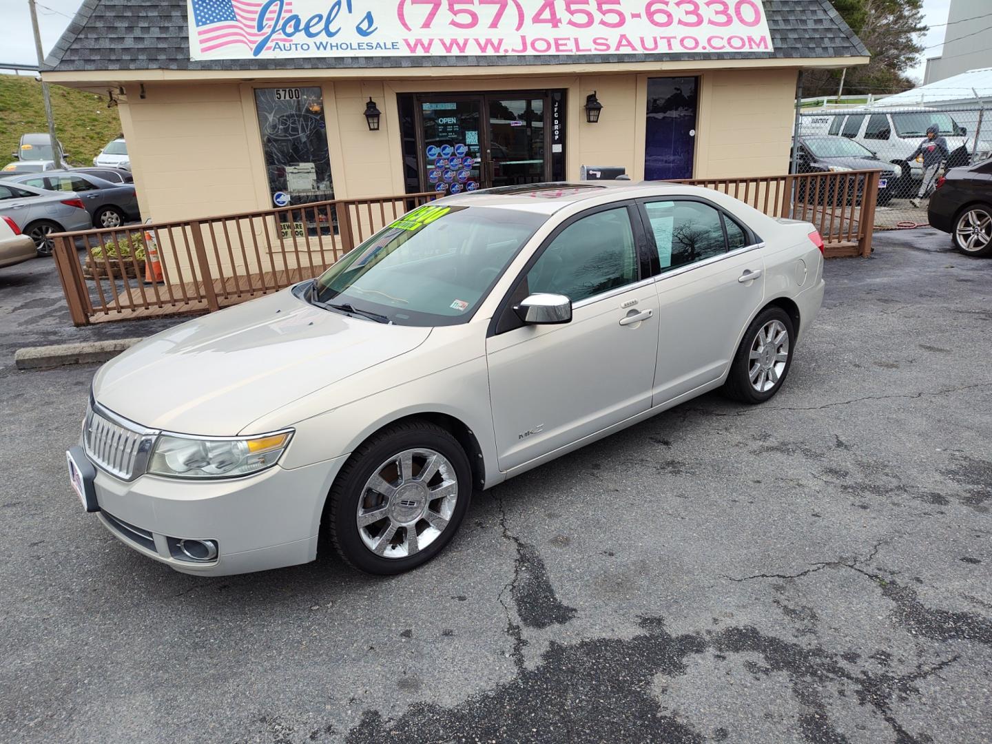 2009 Silver Lincoln MKZ AWD (3LNHM28T99R) with an 3.5L V6 DOHC 24V engine, 6-Speed Automatic transmission, located at 5700 Curlew Drive, Norfolk, VA, 23502, (757) 455-6330, 36.841885, -76.209412 - Photo#0